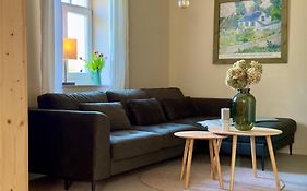 Familienfreundliches Landhaus Karin mit Pool